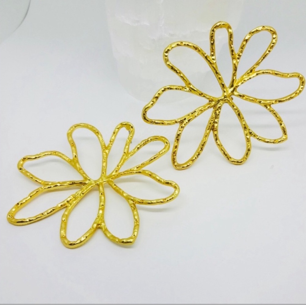 New For Love & Lemons Boho Floral Cutout Statement Earrings - Picture 6 of 15